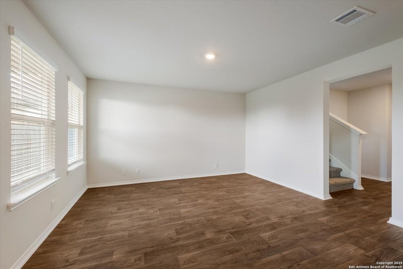 6512 Dynamic Sound - Photo 7 of 27