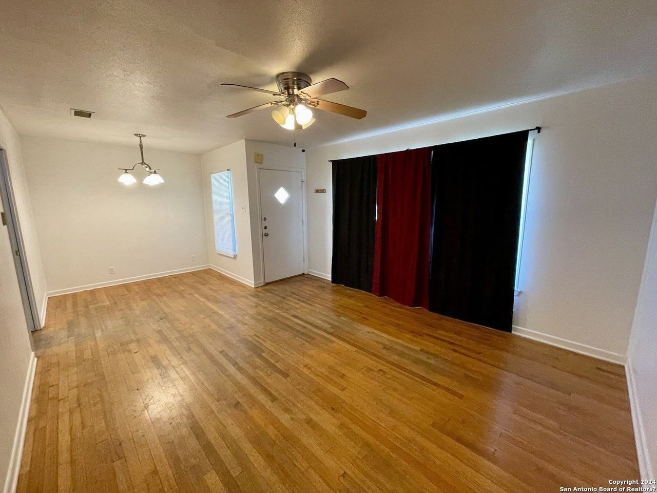 338 Addax Dr - Photo 4 of 22