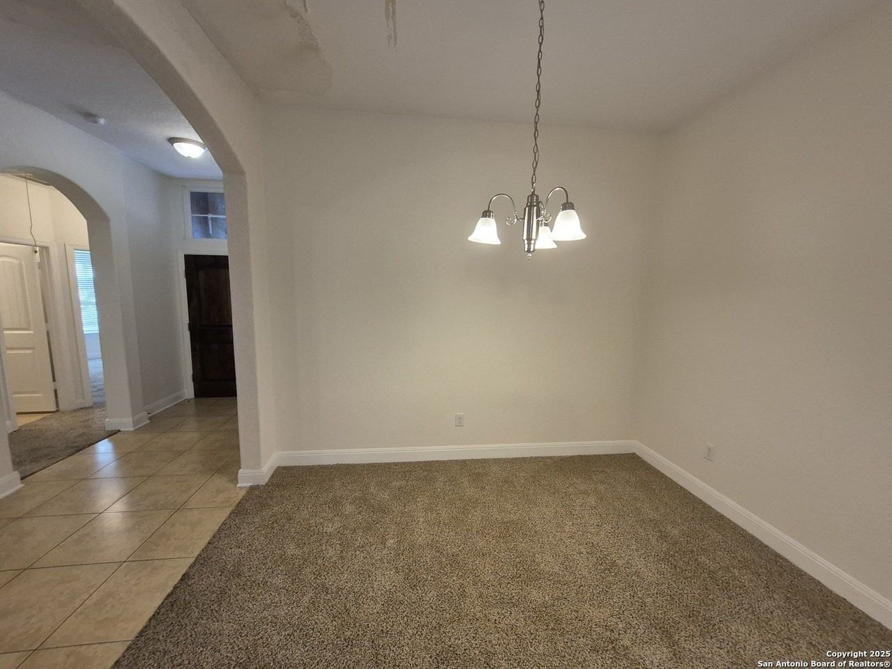 7810 Clayton Creek - Photo 4 of 32