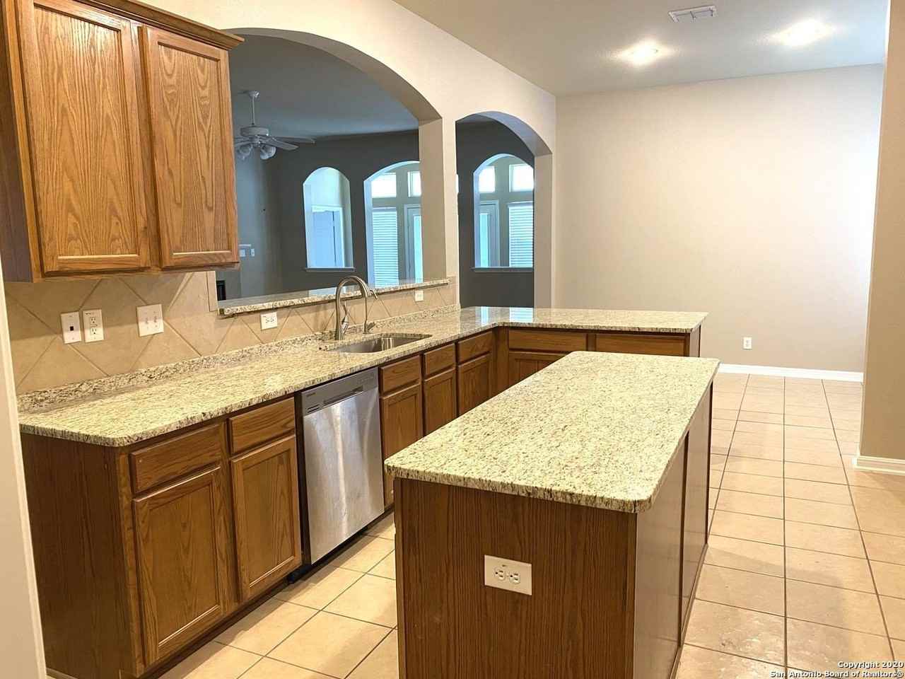 226 Maidstone Cv - Photo 6 of 16