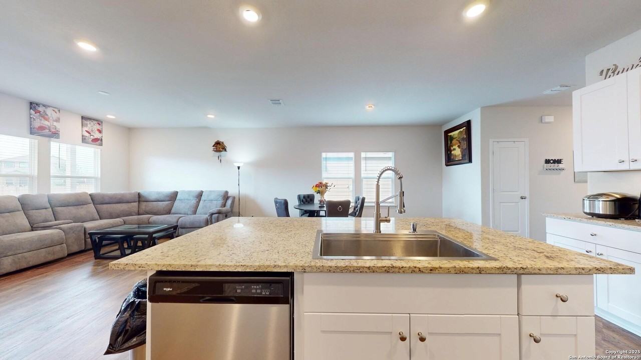 4021 Lilac Path - Photo 7 of 49