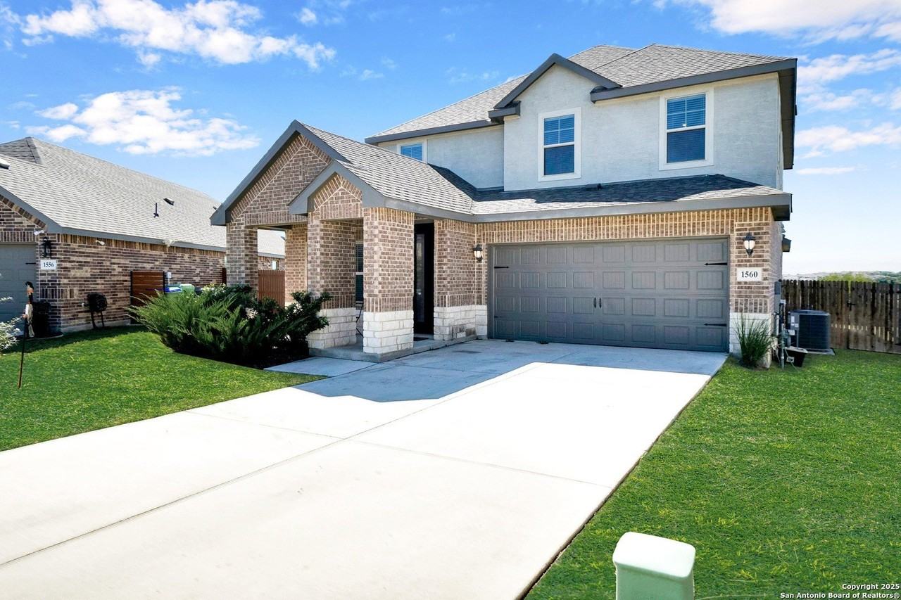 1560 Arcadian Lily - Photo 2 of 46