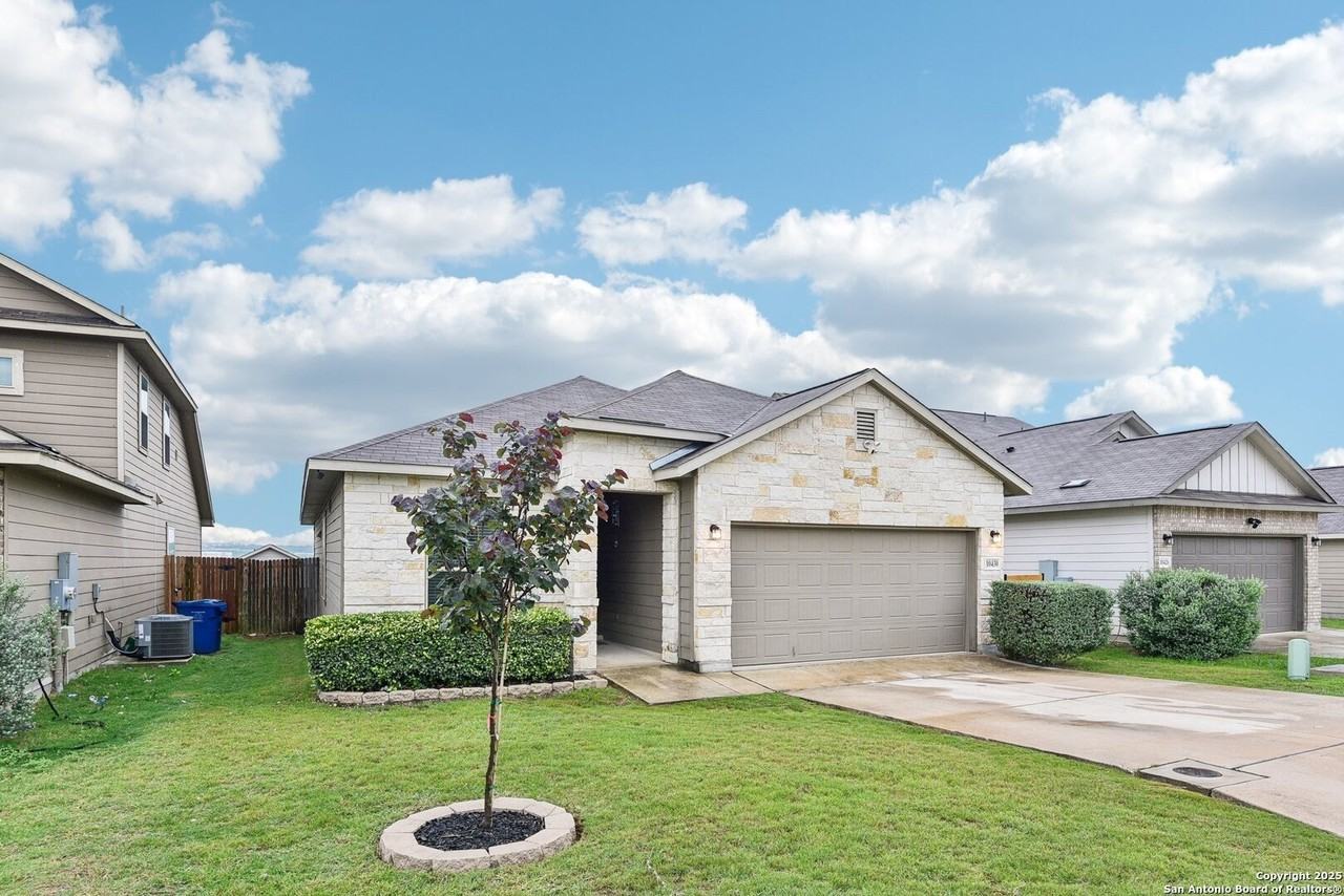 10430 Barbeque Bay - Photo 2 of 28