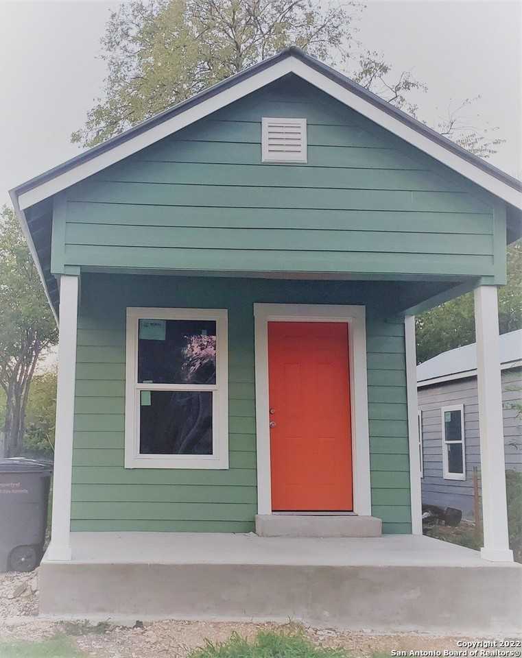 1714 West Salinas Street