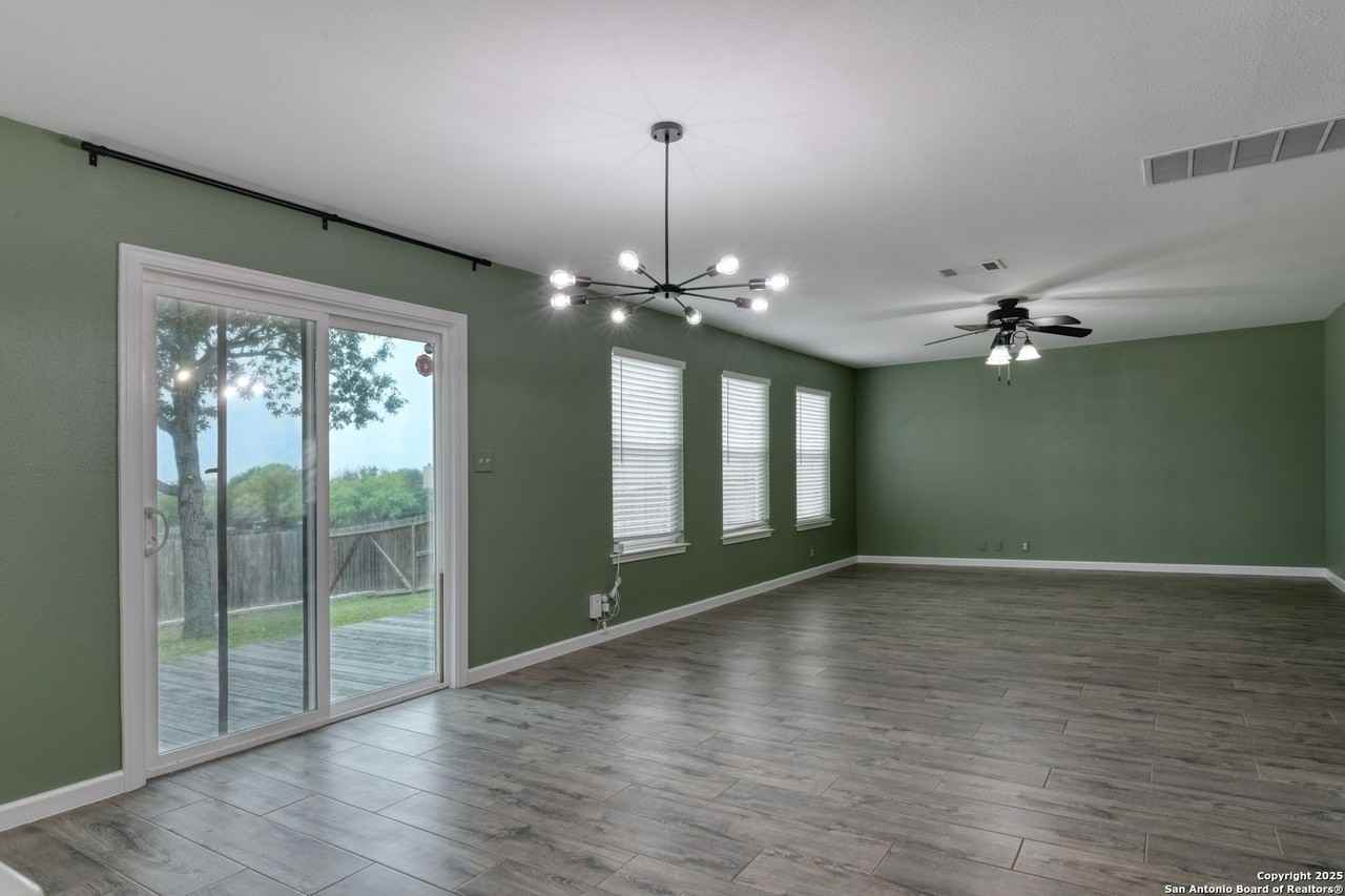 15219 Spring Land - Photo 7 of 33