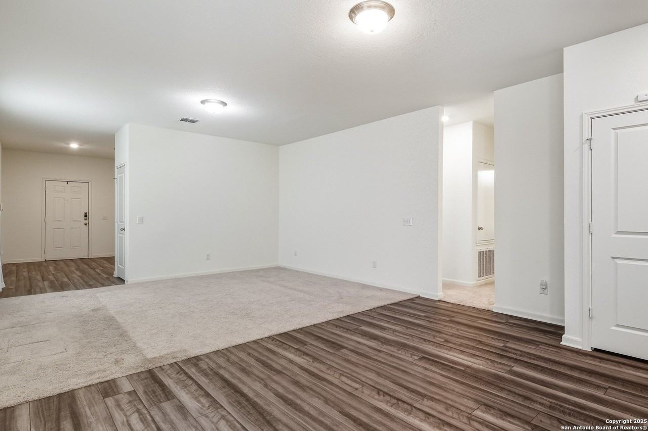 14439 Elkhorn Crest - Photo 7 of 24