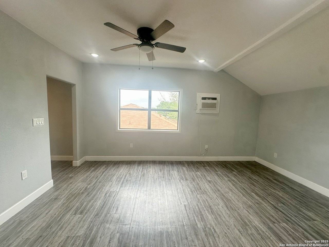 7550 Oak Chase #3 - Photo 5 of 14