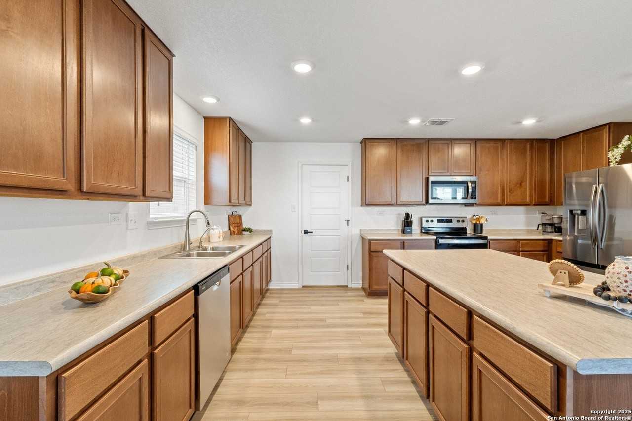 3538 Silver Set - Photo 7 of 33