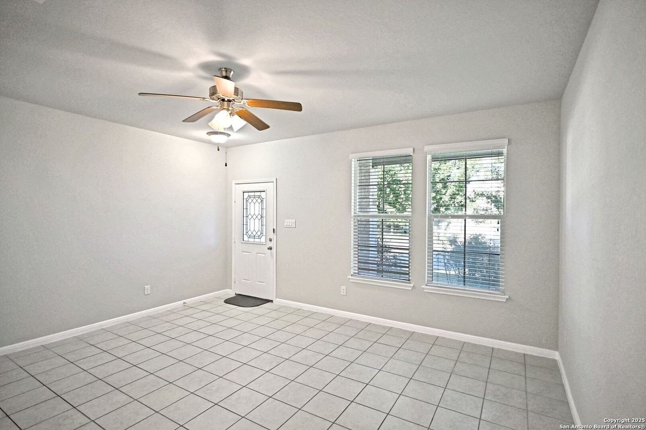 2510 Diamondback Trl - Photo 5 of 31