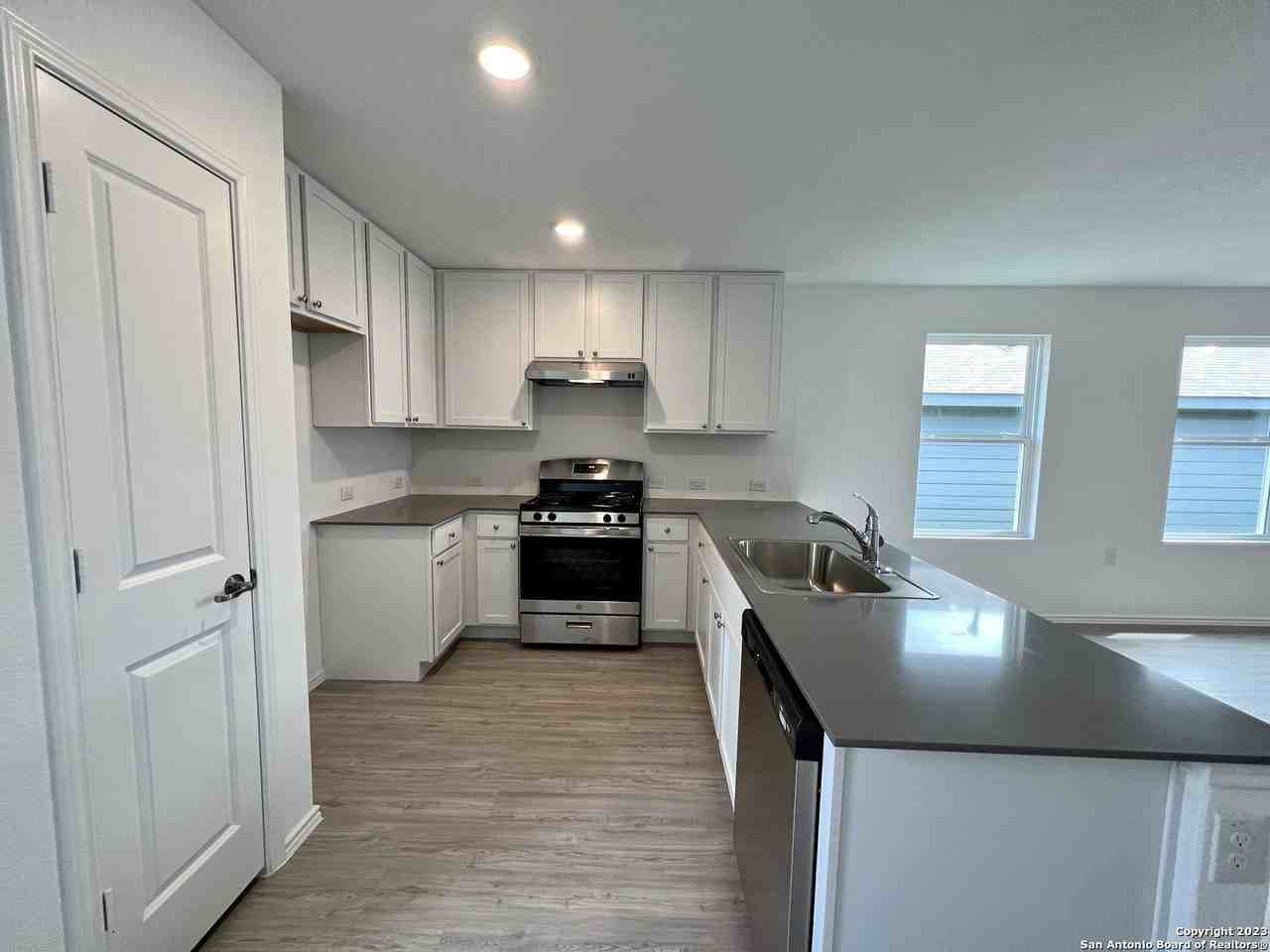 10014 Ana Hts - Photo 7 of 21