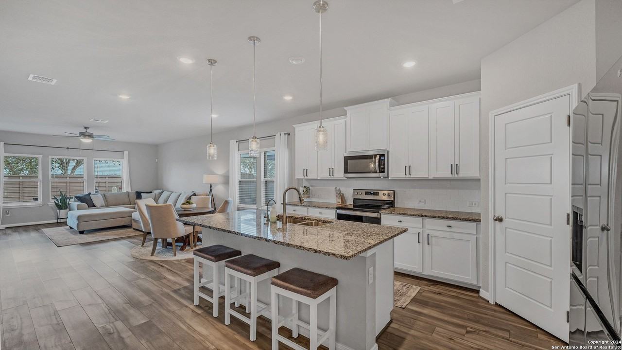 731 Myrtle Path - Photo 5 of 50