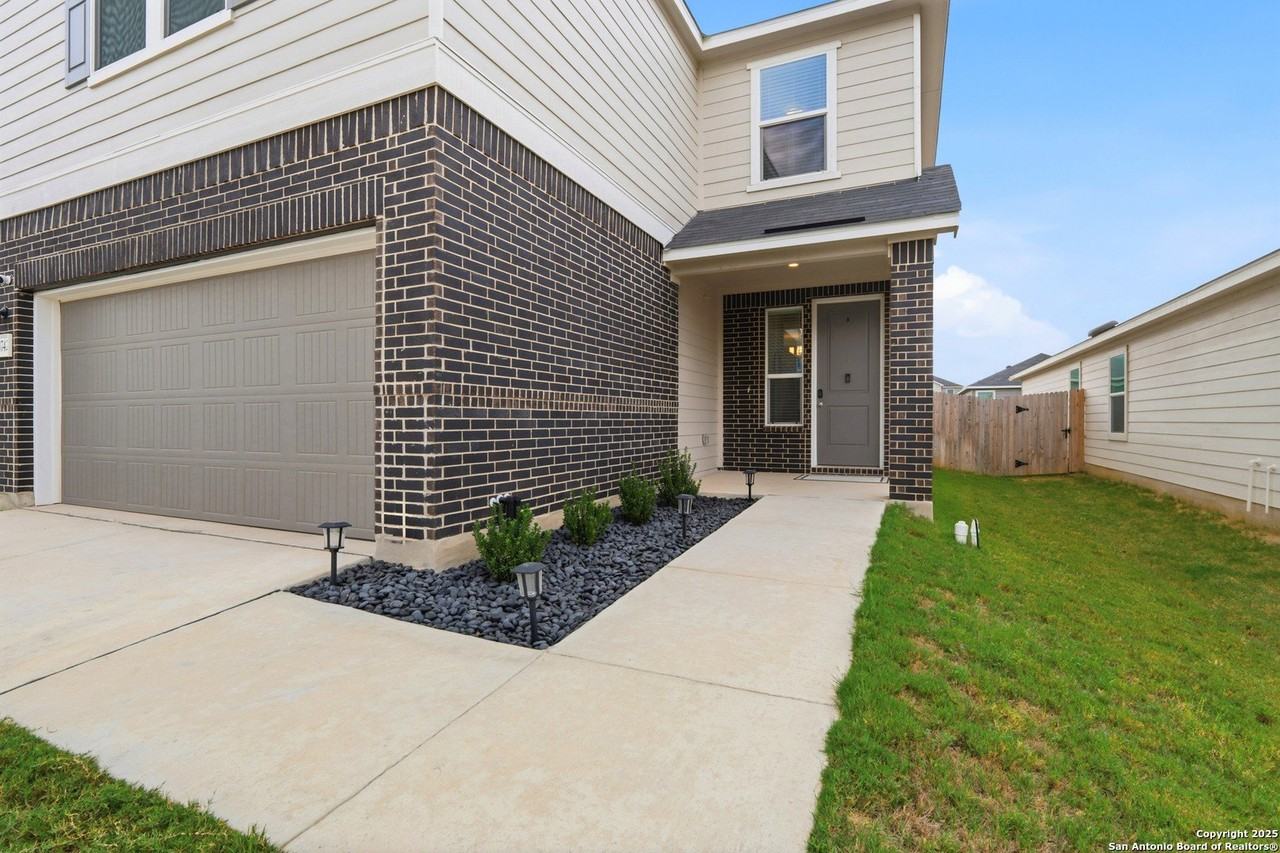 4742 Pico Pico St - Photo 4 of 30