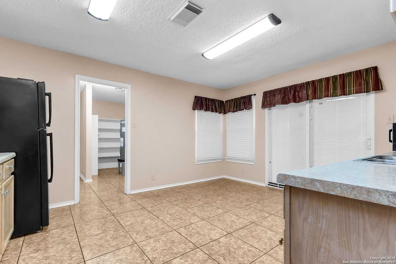 6161 Border Trail Dr - Photo 7 of 26