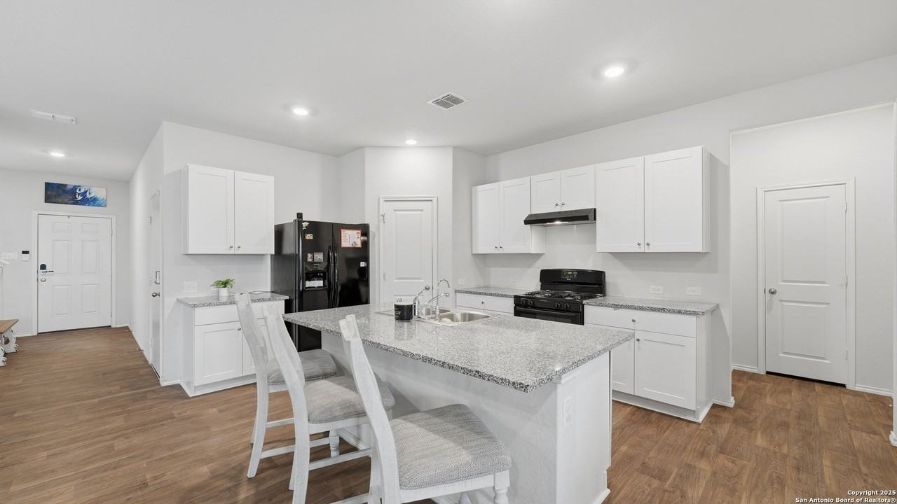 4055 Fort Palmer Boulevard - Photo 6 of 36