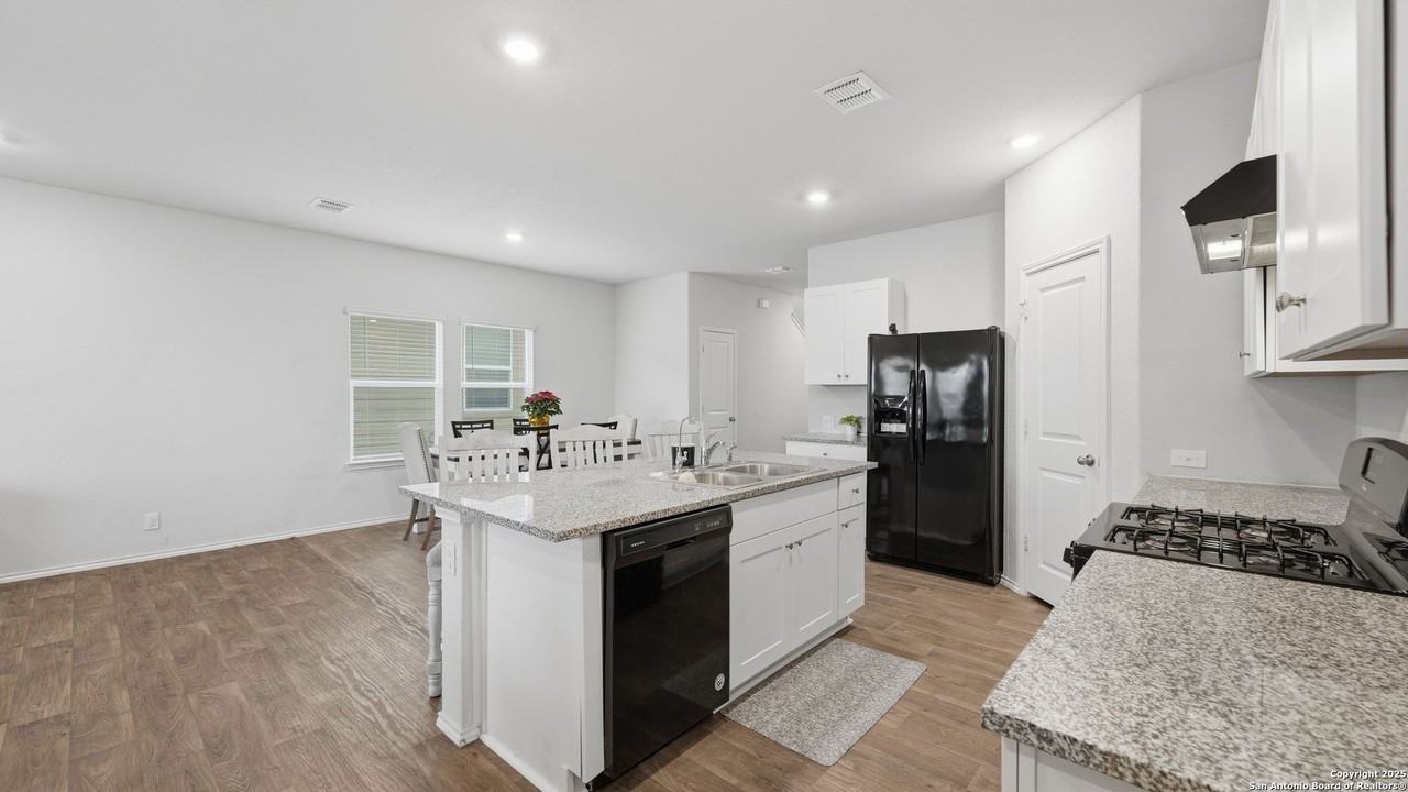 4055 Fort Palmer Boulevard - Photo 7 of 36