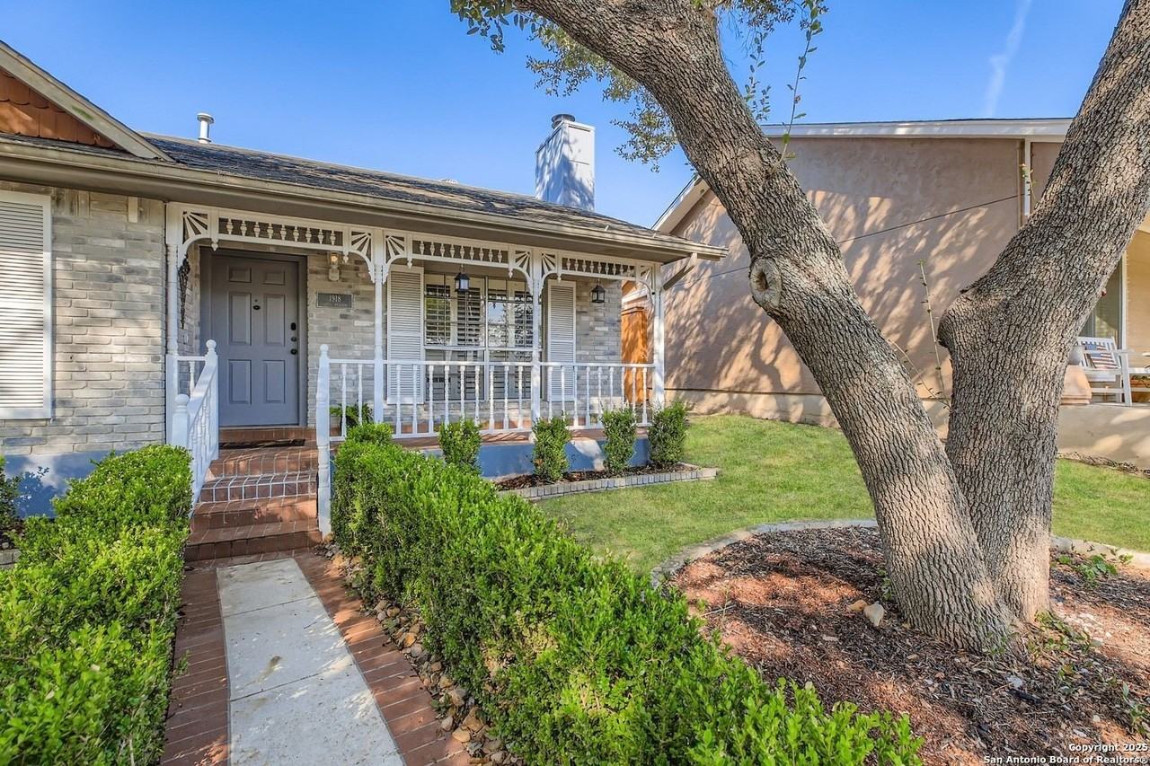 1918 Lotus Blossom St - Photo 2 of 27