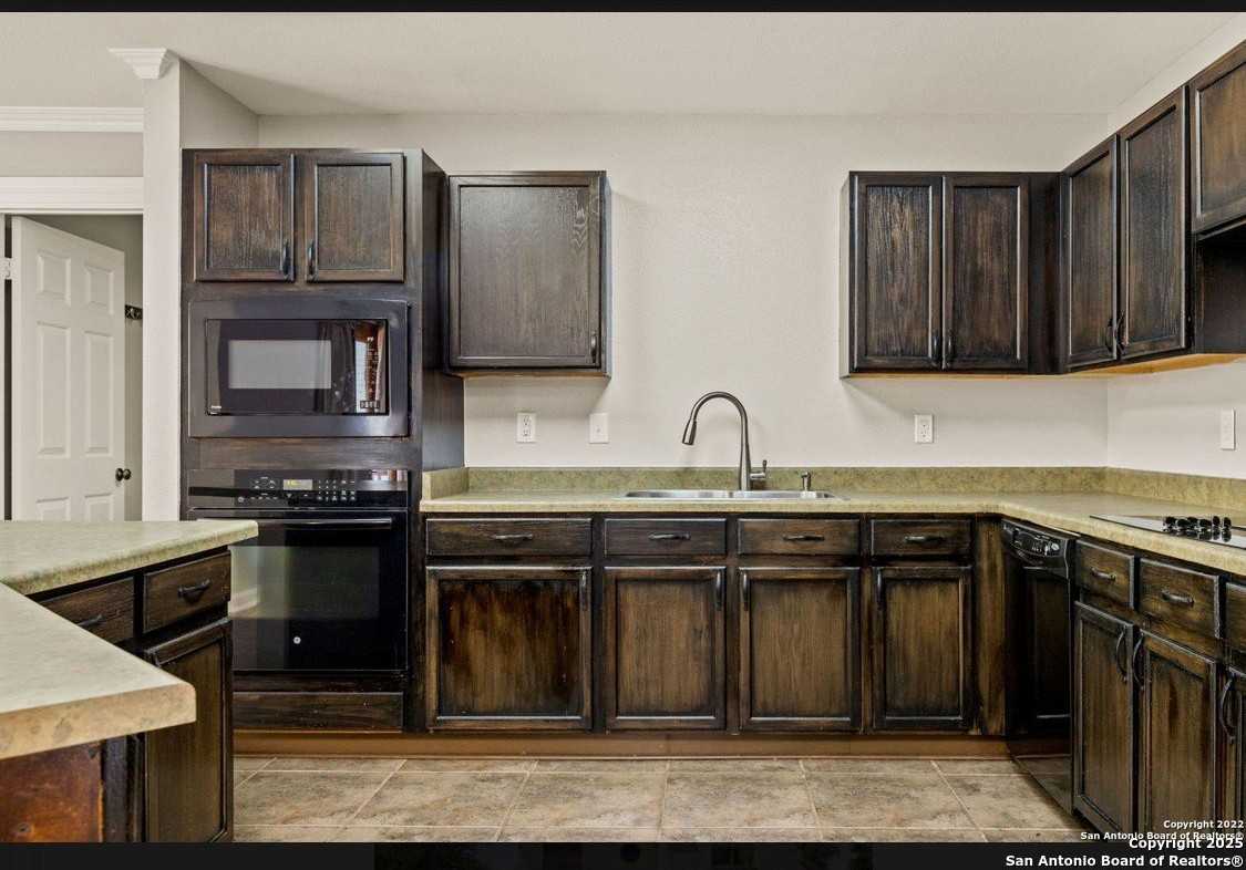 115 Newrock Creek - Photo 7 of 20