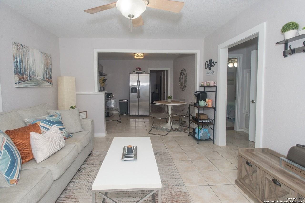 611 Brunswick Boulevard - Photo 6 of 44