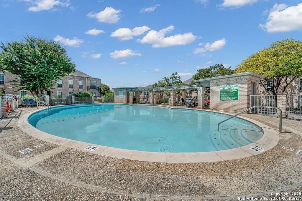 102 Ruelle Unit 200b #200B - Photo 2 of 23