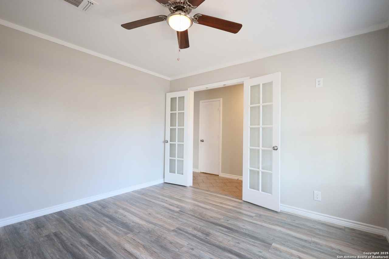 9519 Braun Sq - Photo 6 of 38