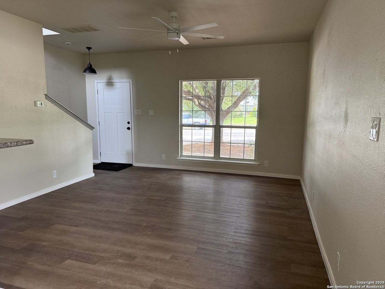 938 Canyon Rdg - Photo 3 of 29