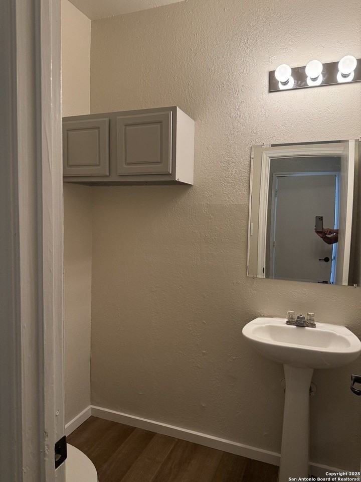 938 Canyon Rdg - Photo 6 of 29