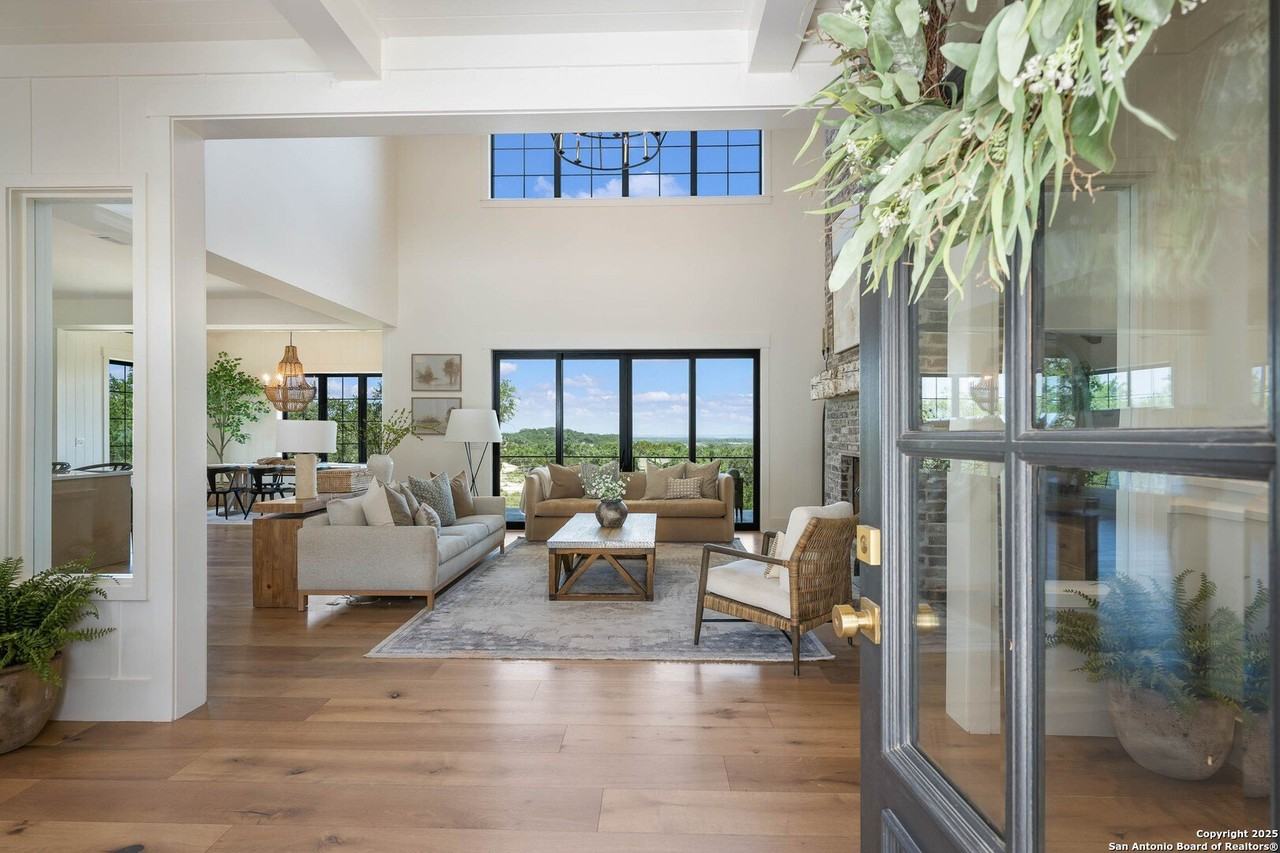 324 Ridge Point - Photo 7 of 50