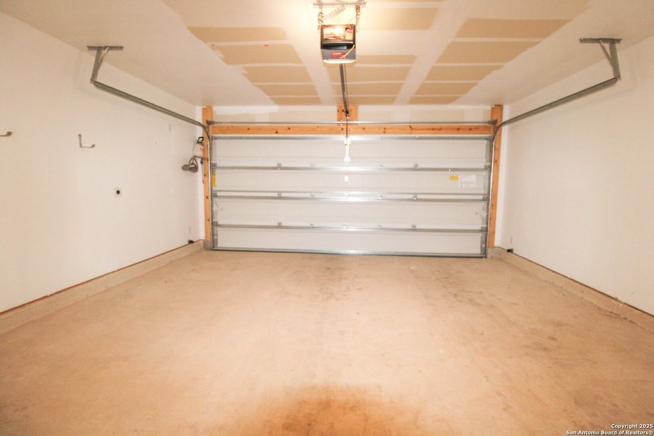 3642 Millbrook Way - Photo 7 of 39