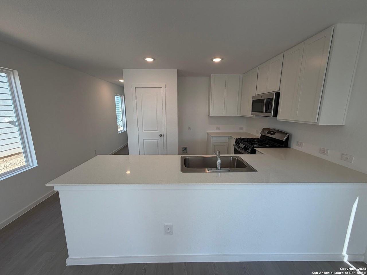 Bluebell Mdw - Photo 2 of 15