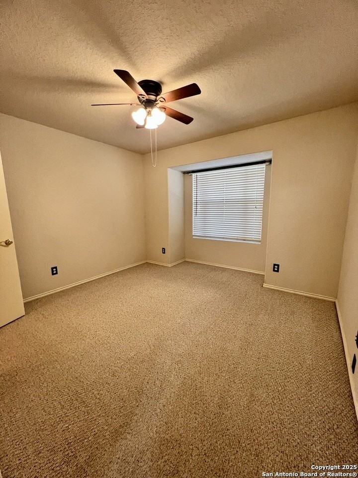 9114 Laguna Fls - Photo 6 of 30