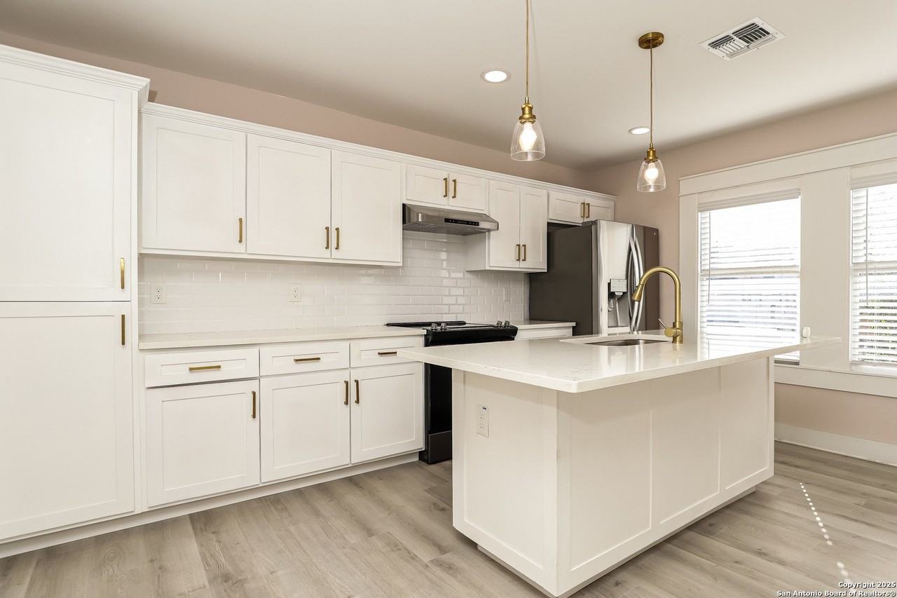 120 East Magnolia Avenue #202 - Photo 6 of 16