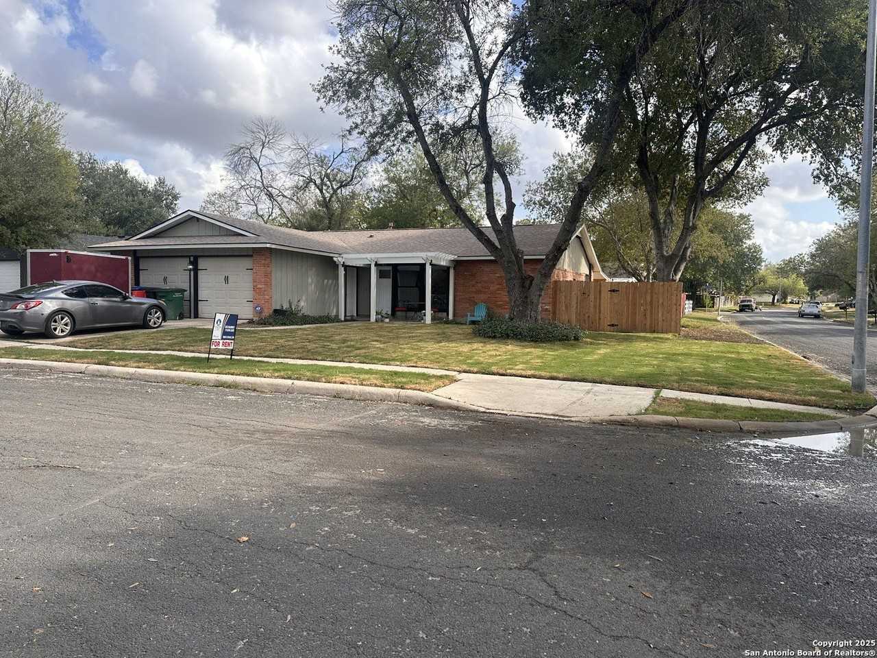 12702 Thomas Sumter St - Photo 3 of 18