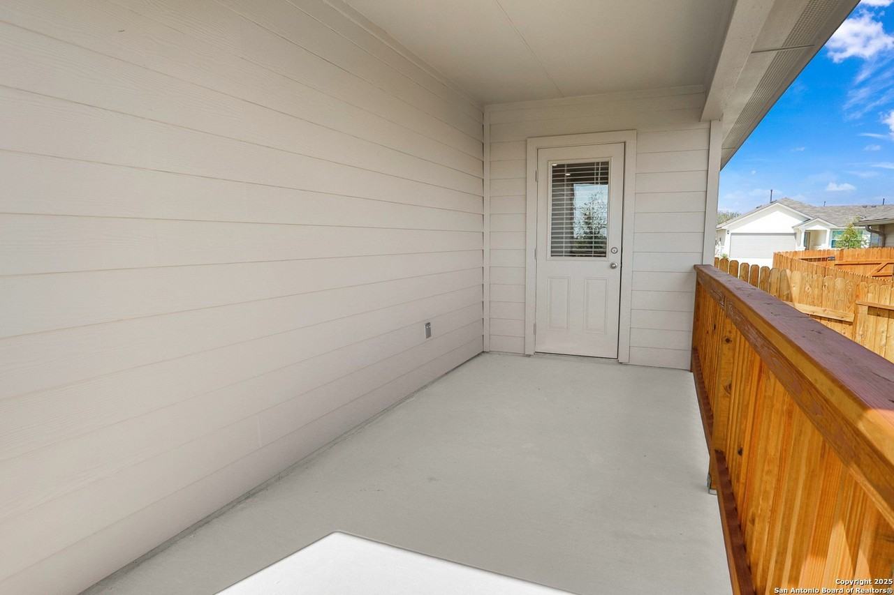 183 Ringed Plover - Photo 2 of 20