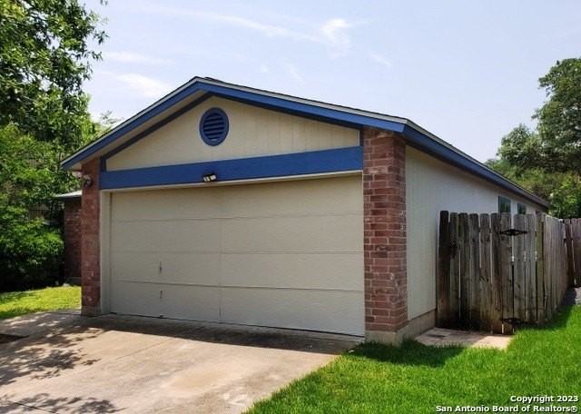 7630 Aspen Park Dr - Photo 3 of 35