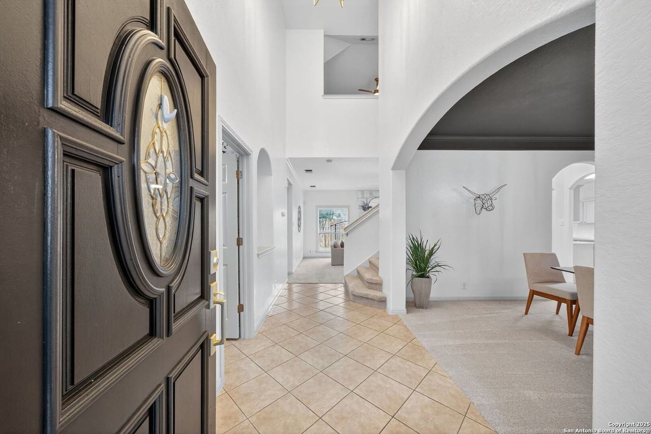 210 English Oaks Circle - Photo 6 of 37