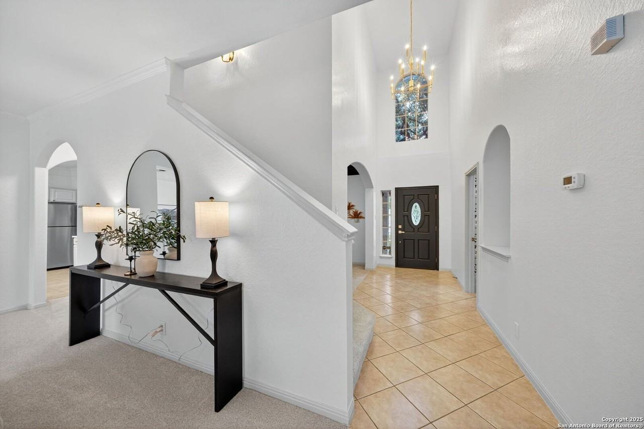 210 English Oaks Circle - Photo 7 of 37