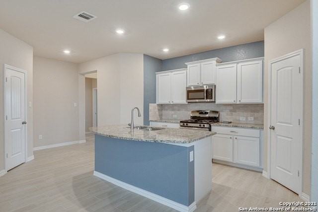 13819 Baltic Pass - Photo 4 of 15