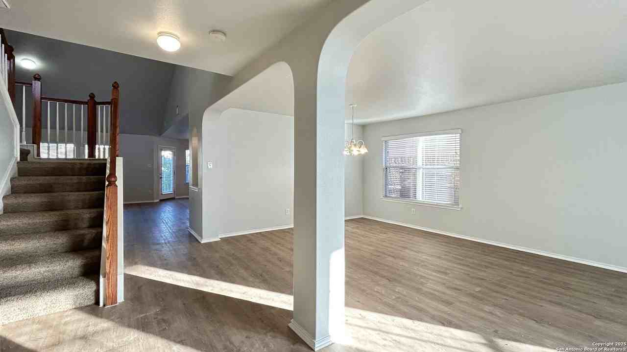 206 Bright Trl - Photo 3 of 35