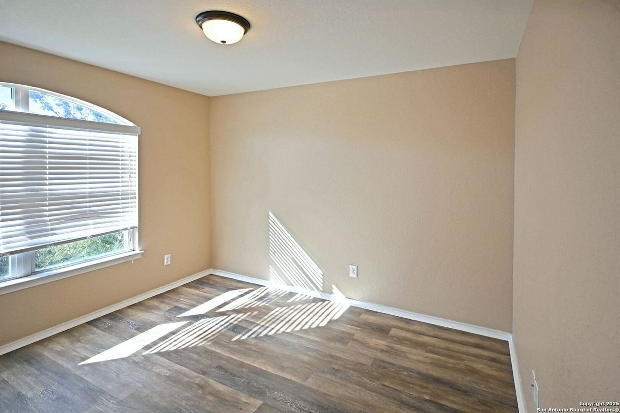 1433 Cutler Bay - Photo 2 of 26