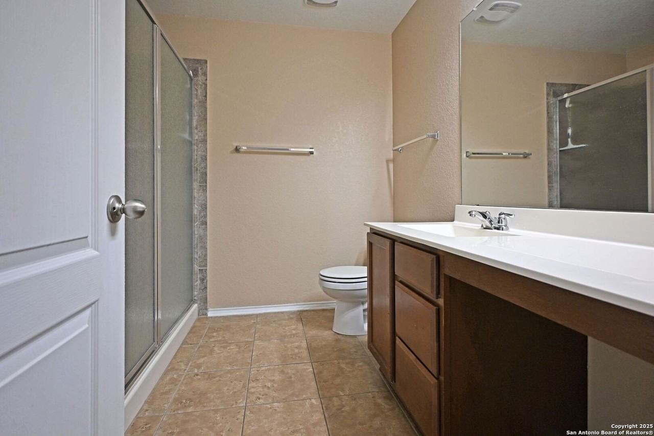 1433 Cutler Bay - Photo 4 of 26