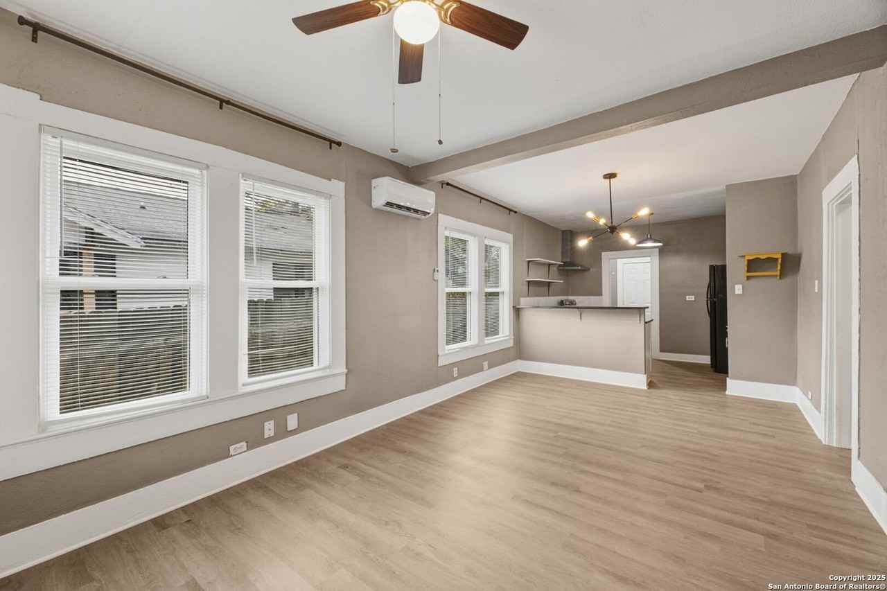 143 Paul St - Photo 4 of 27