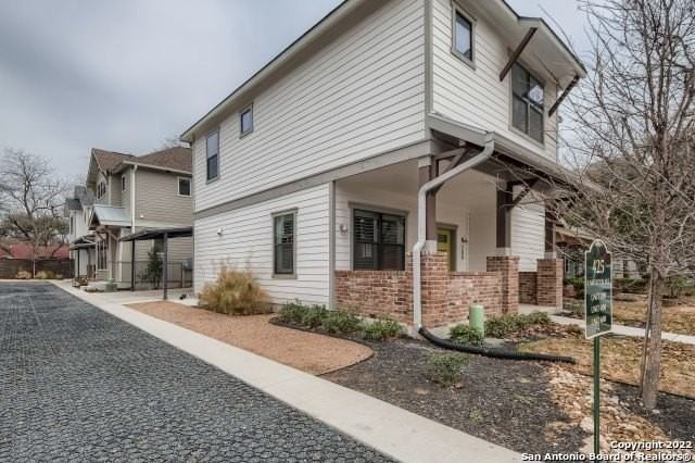 425 East Mistletoe Avenue #200 - Photo 2 of 11