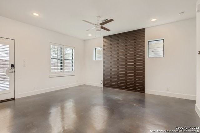 425 East Mistletoe Avenue #200 - Photo 5 of 11