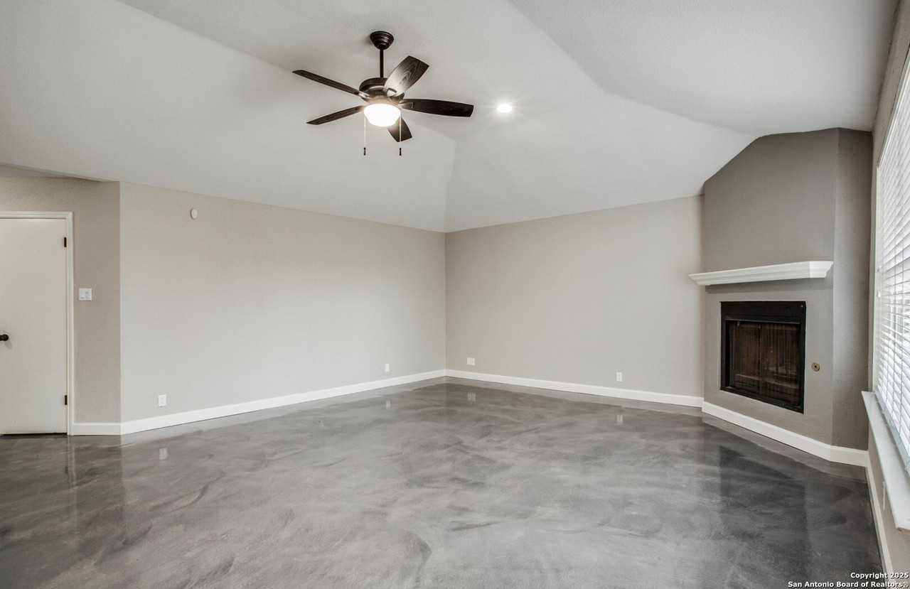 6103 John Chapman - Photo 4 of 24