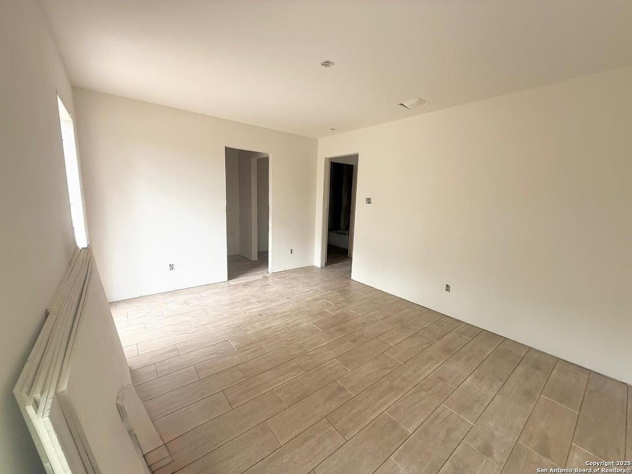 709 Burr Oak Ln - Photo 7 of 13