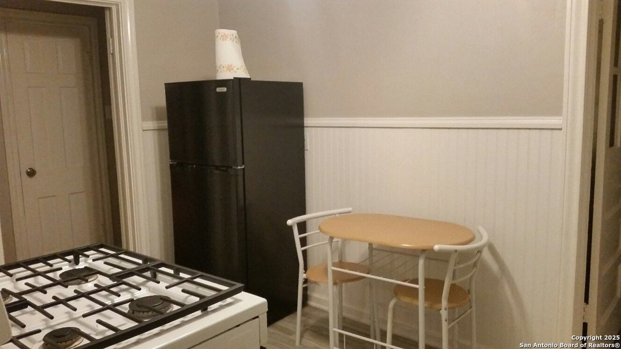 410 South Park Boulevard - Photo 6 of 38