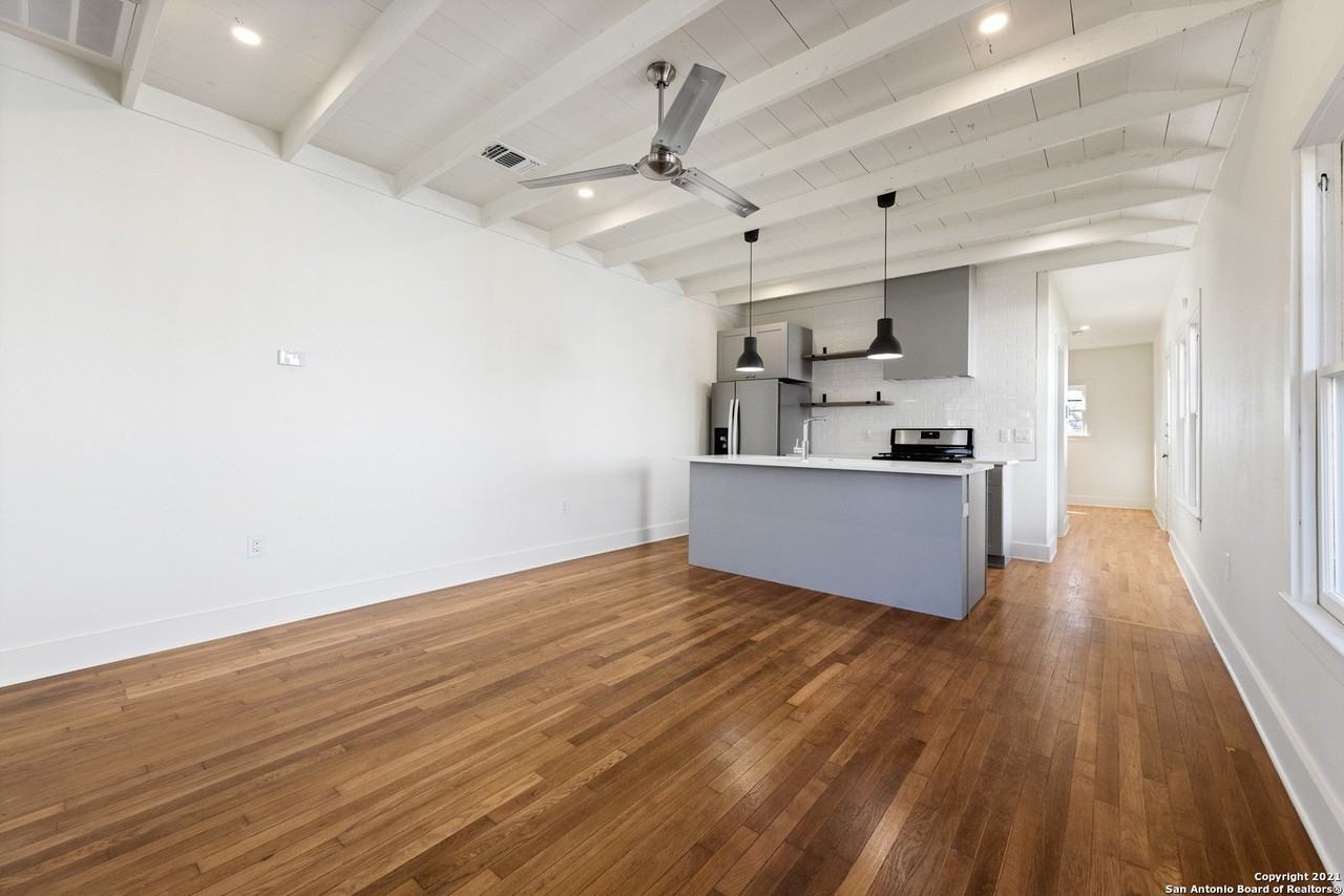 911 Mesquite Street - Photo 2 of 11