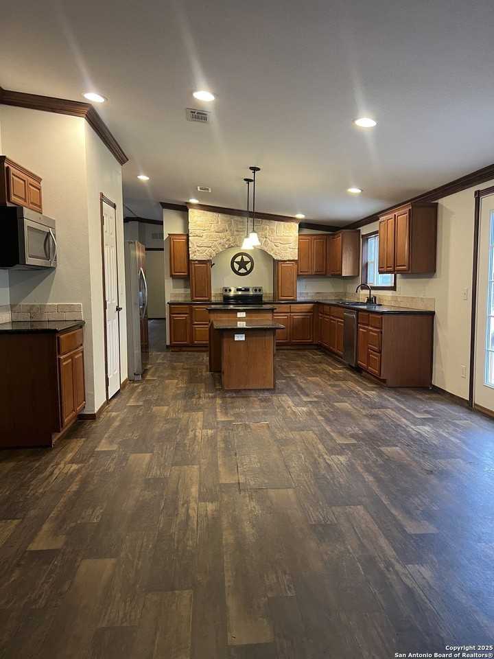 219 Hickory Hill Dr - Photo 5 of 12