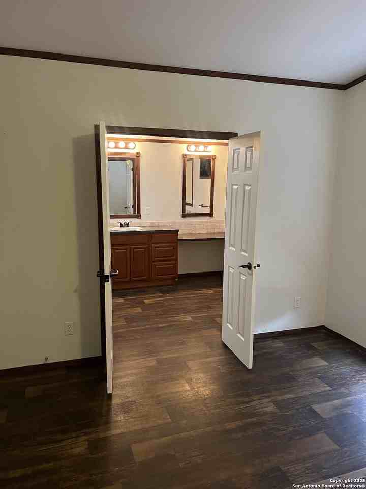 219 Hickory Hill Dr - Photo 7 of 12