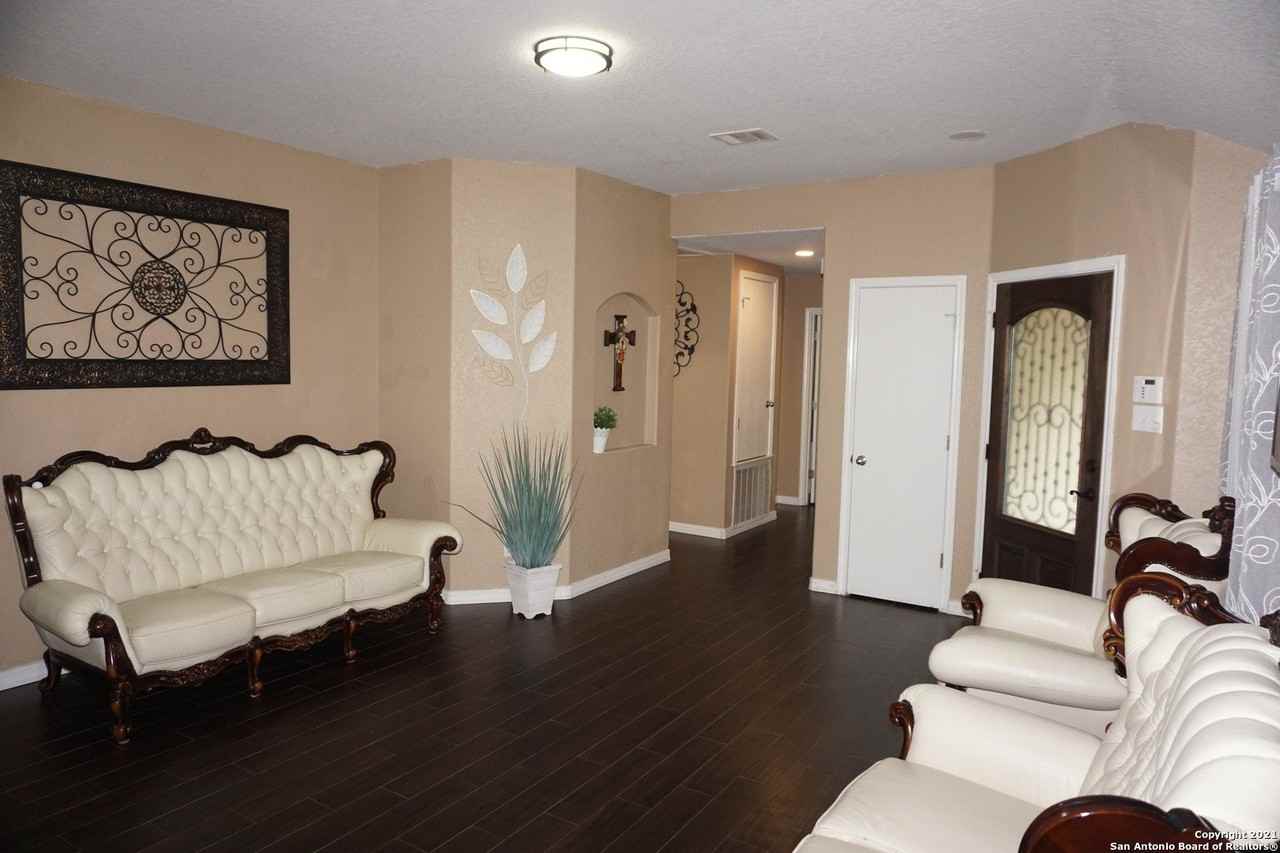 3518 Alonzo Flds - Photo 4 of 50